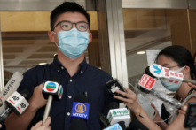 Hoàng Chi Phong được tại ngoại, tòa xử lại vào tháng 12