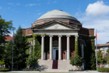 Nhóm về Quyền cá nhân kêu gọi dừng điều tra giáo sư sử dụng thuật ngữ ‘virus ĐCSTQ’