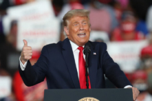 Ông Trump hé lộ cách bắt Trung Quốc ‘đền’ thiệt hại do viêm phổi Vũ Hán