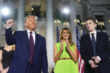 Phục hồi khỏi Covid-19, bà Melania Trump sẵn sàng trở lại chiến dịch tranh cử