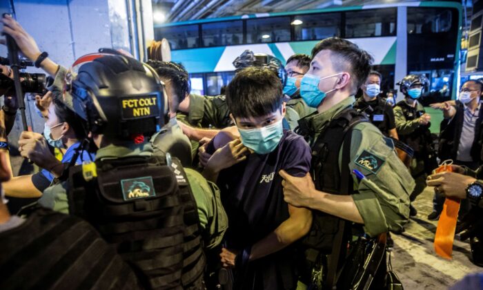 4 người Hồng Kông chạy vào Tổng Lãnh sự quán Mỹ xin tị nạn