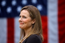 Đảng Dân Chủ tìm cách kéo dài thời gian, nhưng Đảng Cộng Hòa có đủ phiếu để bổ nhiệm thẩm phán Barrett