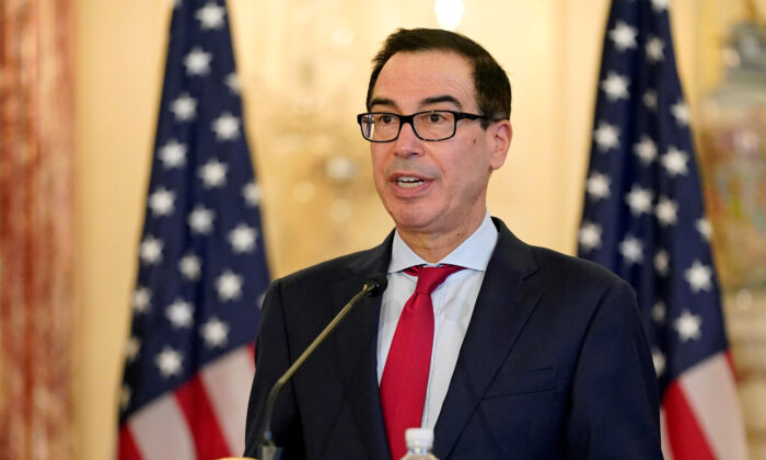 Bộ trưởng Ngân khố Steven Mnuchin phát biểu trong một cuộc họp báo ở Washington vào ngày 21/9/2020. (Ảnh Patrick Semansky/ Pool qua Reuters)