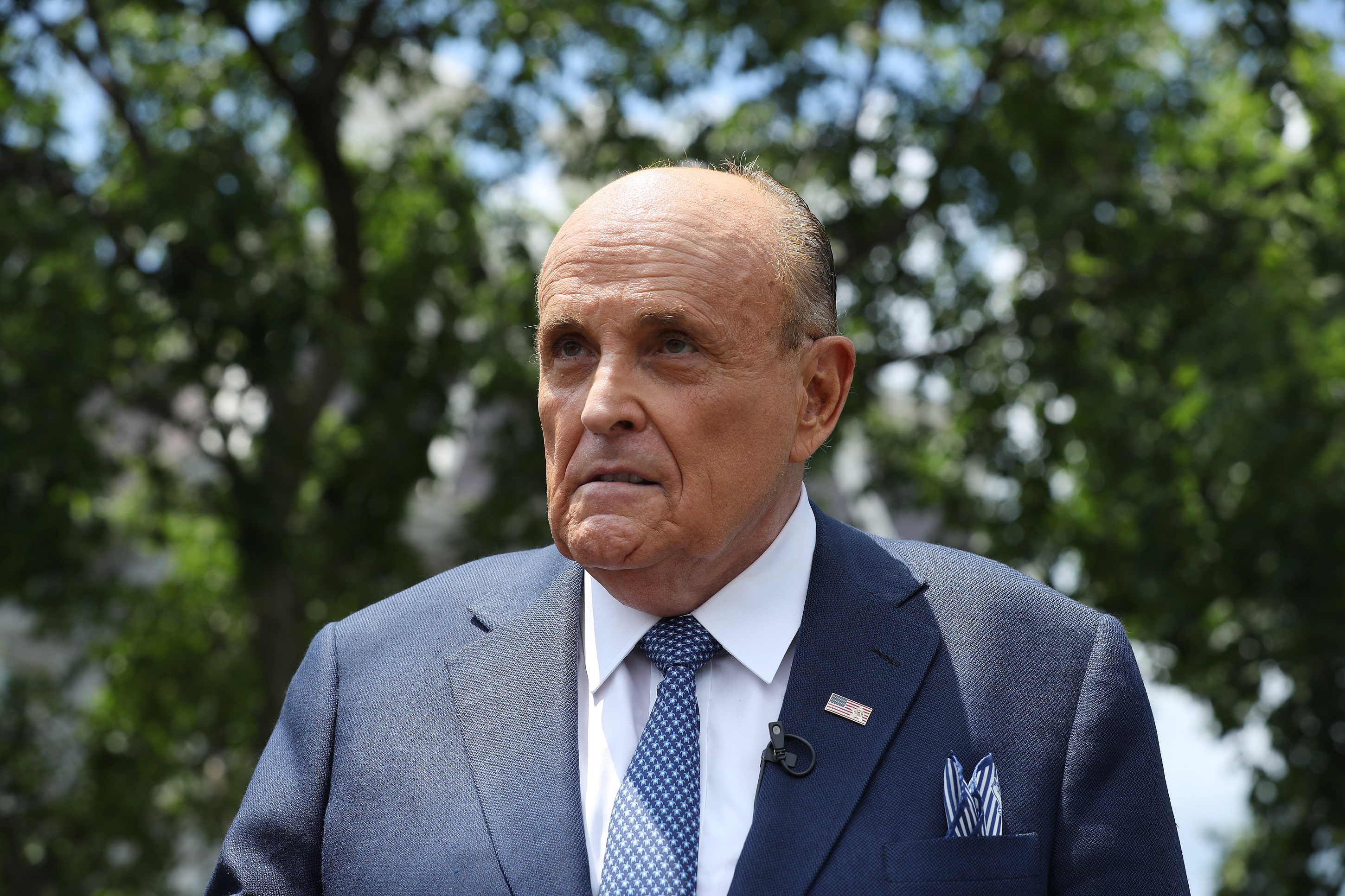 Ông Giuliani nêu các bước thực hiện để xác thực tài liệu về Hunter Biden