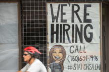 Nền kinh tế Mỹ có thêm 661,000 việc làm trong tháng 9, tỉ lệ thất nghiệp dưới 8%