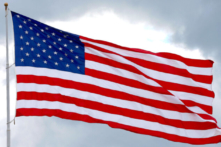 Cuộc bầu cử đầy tranh cãi tiết lộ cuộc chiến giữa tự do và chủ nghĩa cộng sản