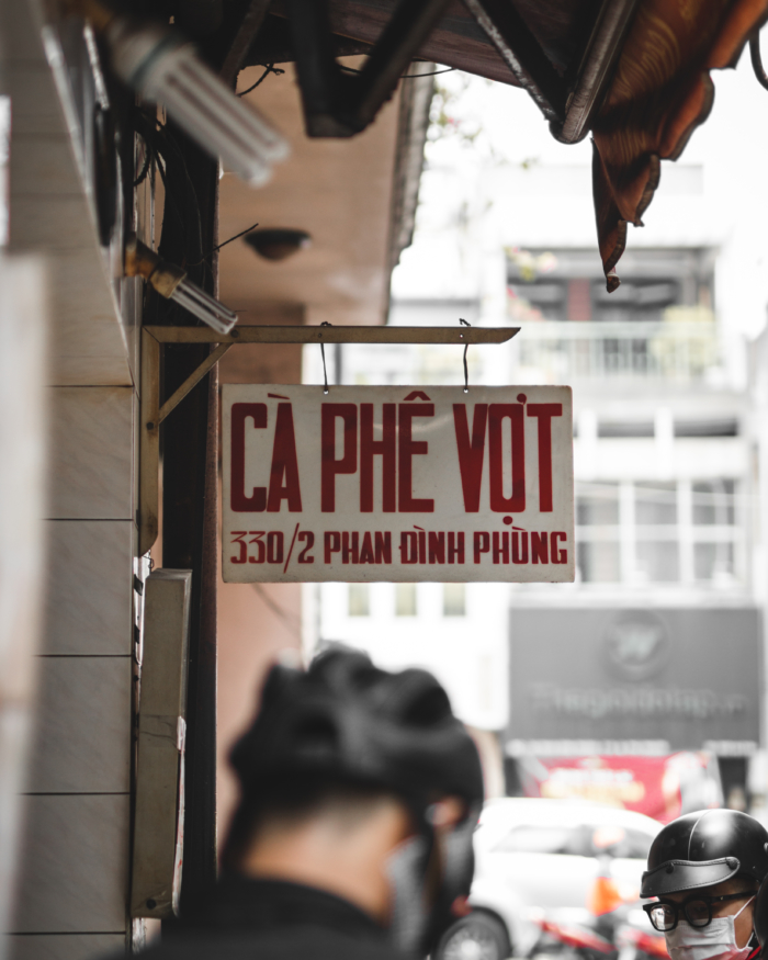 Cà phê vợt – nét dung dị của buổi sớm Sài Gòn