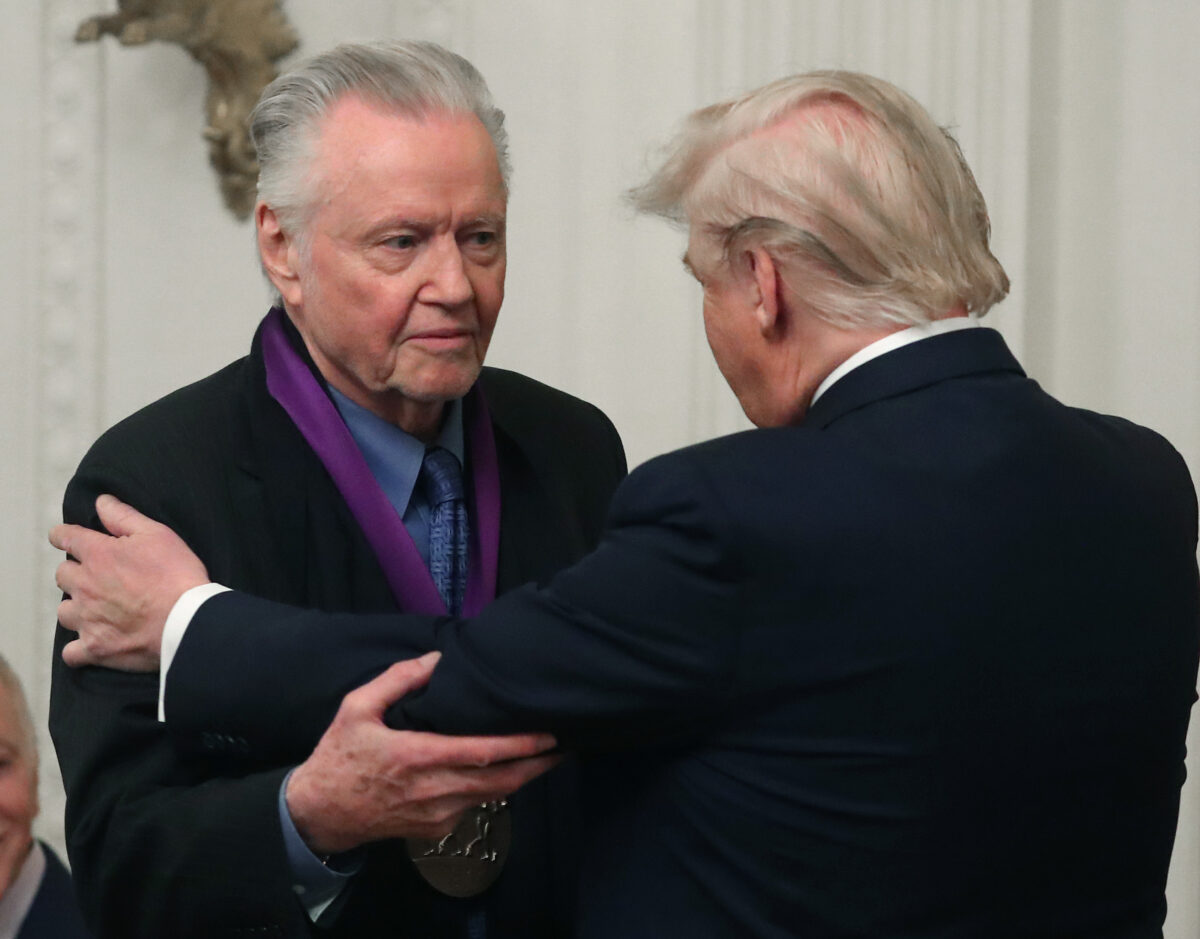 diễn viên Jon Voight ủng hộ TT Trump