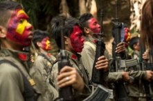 Nhóm phiến quân cộng sản Philippines đang nhắm mục tiêu vào các công ty Trung Quốc