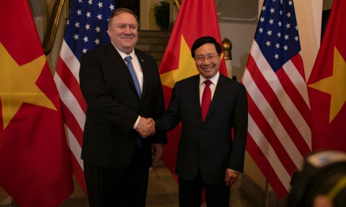 Thông điệp gì đằng sau chuyến thăm của ông Pompeo đến Việt Nam?