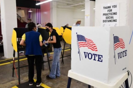 Chuyên gia: Bắc Kinh lợi dụng đại dịch để can thiệp vào cuộc bầu cử của Hoa Kỳ