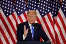 TT Trump đệ đơn kiện ở bang Pennsylvania và Michigan, yêu cầu kiểm phiếu lại ở bang Wisconsin