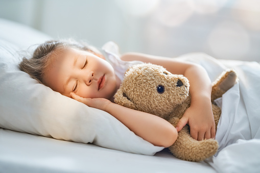 trẻ em ngủ muộn tăng nguy cơ béo phì