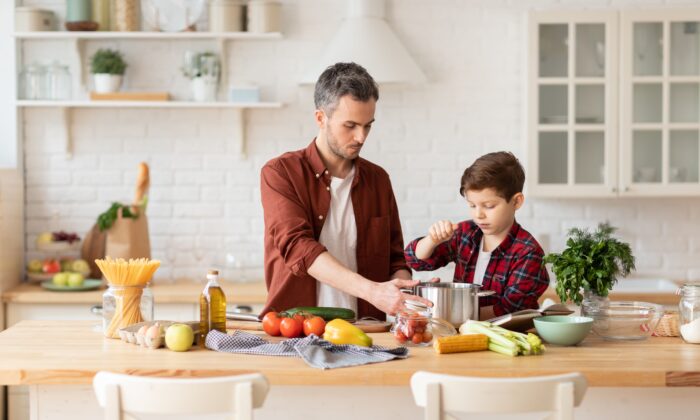 Rau quả và ánh nắng mặt trời: 2 thứ không thể bỏ qua nếu muốn có hệ miễn dịch khỏe mạnh