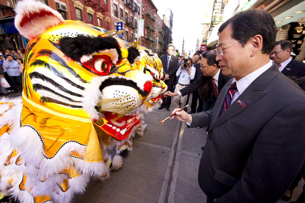 múa lân sư ở khu phố Tàu Manhattan