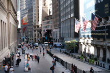 FTSE Russell loại 8 công ty Trung Quốc sau khi Hoa Kỳ đưa chúng vào danh sách đen