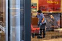 Ngân hàng Hoa Kỳ hưởng lợi từ gói cứu trợ doanh nghiệp nhỏ và gói viện trợ đại dịch