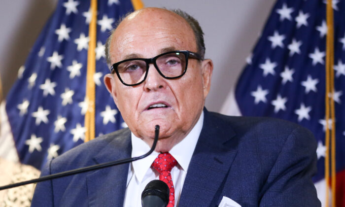 luật sư Giuliani bị nhiễm covid-19