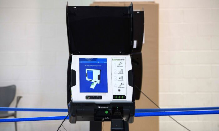 TNS Johnson: Các chuyên gia khoa học máy tính cần kiểm tra máy bỏ phiếu