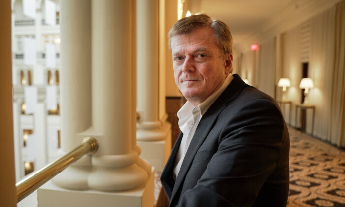 Cựu CEO Overstock: Patrick Byrne