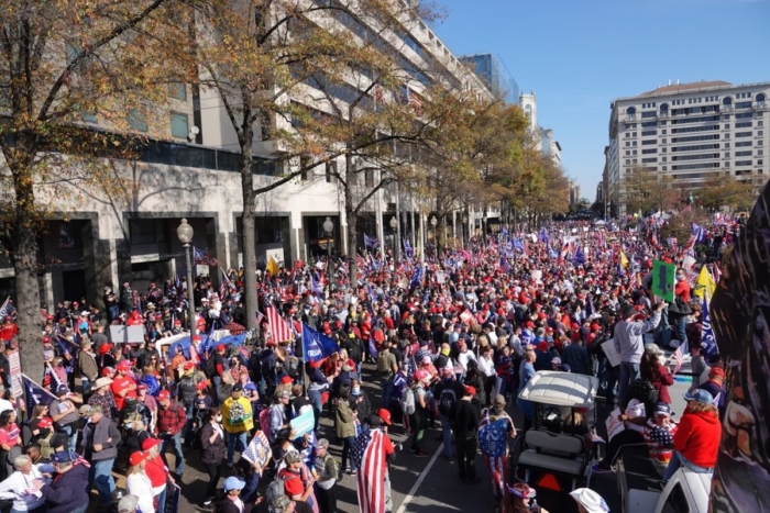 Vào thời khắc quan trọng này, Tổng thống Trump nên hành động