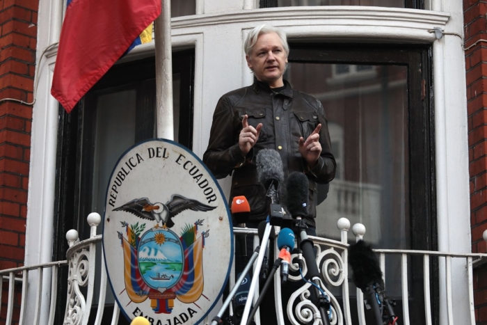 Julian Assange: Kẻ tội đồ hay anh hùng chính nghĩa?