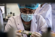 Nhà nghiên cứu Trung Quốc nhận tội nói dối về việc đánh cắp nghiên cứu ung thư từ Đại học Harvard