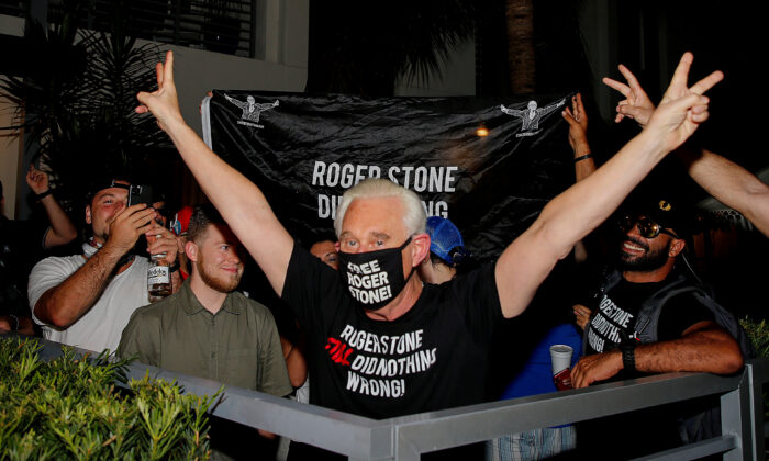 Cựu cố vấn Roger Stone đệ đơn kiện 25 triệu đô la chống lại Bộ Tư pháp