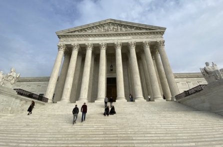 17 tiểu bang thúc giục Tối cao Pháp viện xem xét đơn kiện của Texas về bác bỏ kết quả bầu cử