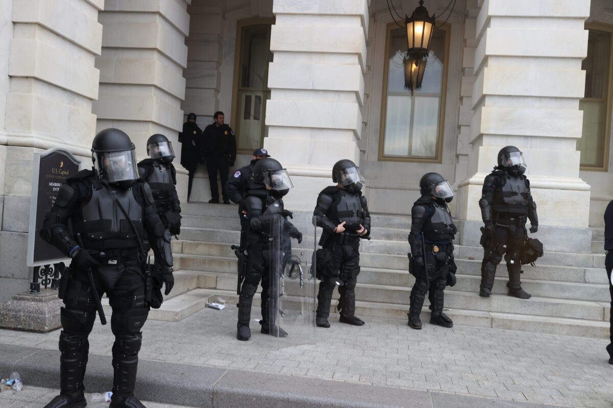 Cảnh sát Điện Capitol đã từ chối nhiều đề nghị trợ giúp của liên bang