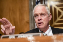 TNS Ron Johnson: Thỏa thuận Xanh Mới sẽ khiến lưới điện của Hoa Kỳ dễ bị tổn thương hơn trước các cuộc tấn công mạng