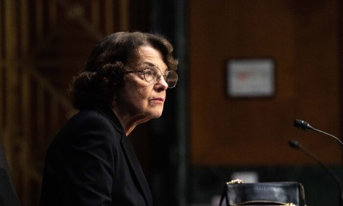 TNS Dianne Feinstein phản đối Đại cử tri đoàn