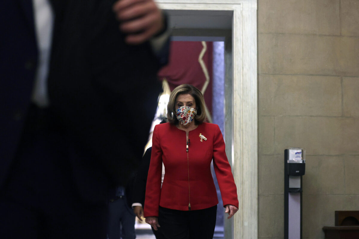 TT trump nói sẽ không từ chức - Chủ tịch Hạ viện Nancy Pelosi