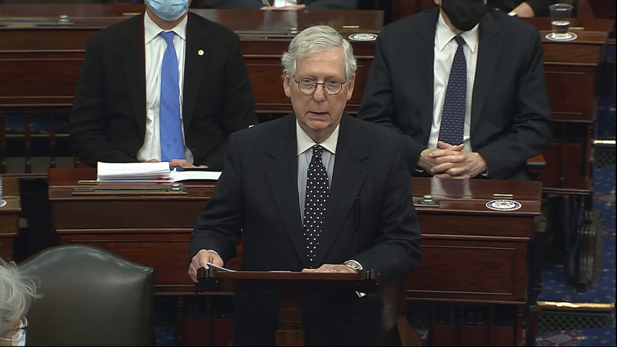   Mitch McConnell chưa quyết định về việc kết tội TT Trump 