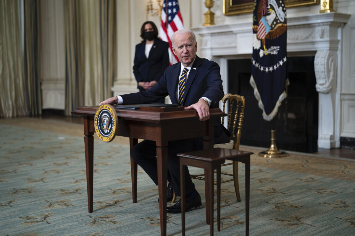 TT Biden thu hồi Sắc lệnh của Trump