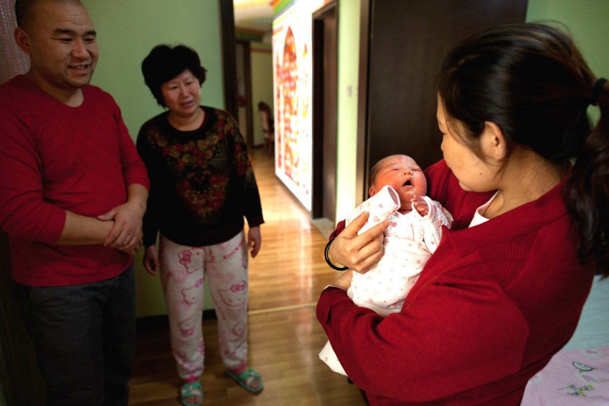 Các chuyên gia: Trung Quốc trì hoãn công bố dữ liệu dân số năm 2020, đối mặt với nguy cơ sụt giảm dân số