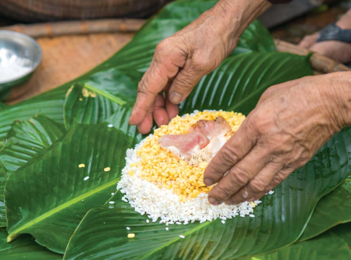 Tết về gói bánh chưng xanh