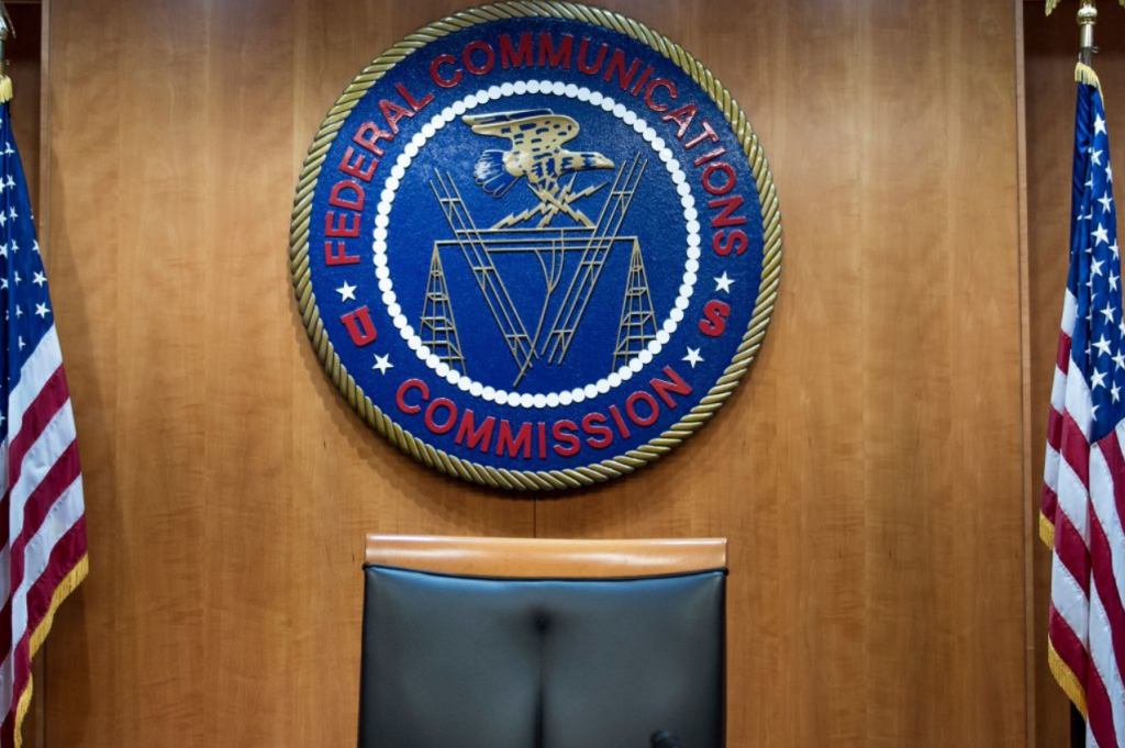 Ủy viên FCC lên án Đảng Dân Chủ tại Hạ viện về kiểm duyệt các kênh thông tấn