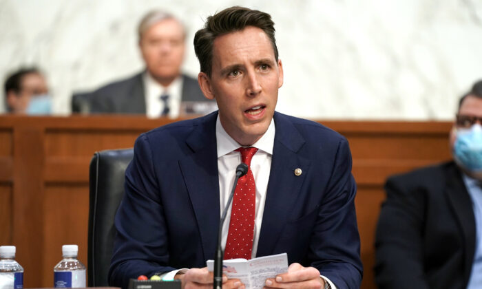 TNS Josh Hawley là người duy nhất bỏ phiếu chống lại tất cả các lựa chọn Nội các của TT Biden