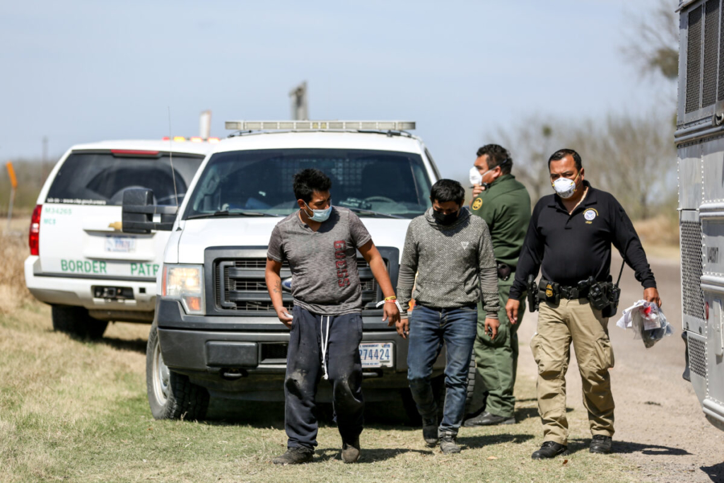 Tòa Bạch Ốc không cho biết số người nhập cư bất hợp pháp vào Texas đã nhiễm COVID-19
