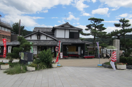 Bí quyết của 33,000 cửa hàng có tuổi đời hàng thế kỷ tại Nhật Bản