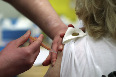 Vương quốc Anh: Thử nghiệm hiệu quả vaccine COVID-19 bằng cách cố tình gây nhiễm bệnh tình nguyện viên