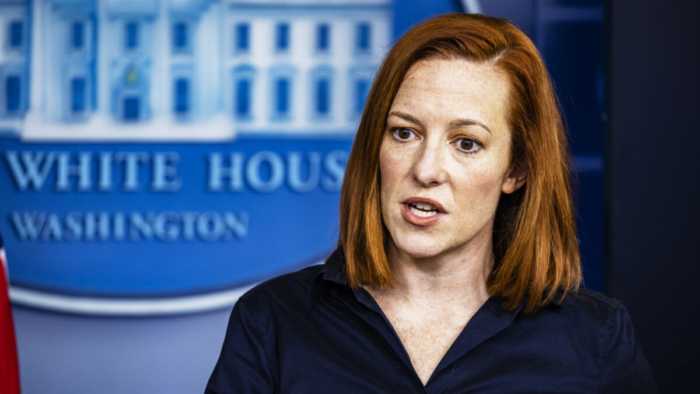 Cô McEnany - Jen Psaki