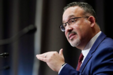 Chính phủ TT Biden hủy bỏ chính sách của cựu TT Trump, xóa 1 tỷ USD trong khoản nợ sinh viên liên bang