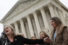 TT Biden sa thải cố vấn do ông Trump bổ nhiệm trong hành động được mô tả là ‘Phá vỡ các tiêu chuẩn lâu đời’