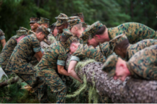 Nhân đôi niềm vui và chia sẻ nỗi đau giữa những người đàn ông