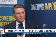 Dân biểu Texas Ronny Jackson nói về việc chống lại sự lạm quyền của liên bang: “Nếu không ai phản đối, thì chúng tôi sẽ hoàn toàn mất đi tiếng nói của mình”