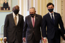 Thượng viện chấp thuận gói cứu trợ COVID-19 trị giá 1.9 ngàn tỷ USD