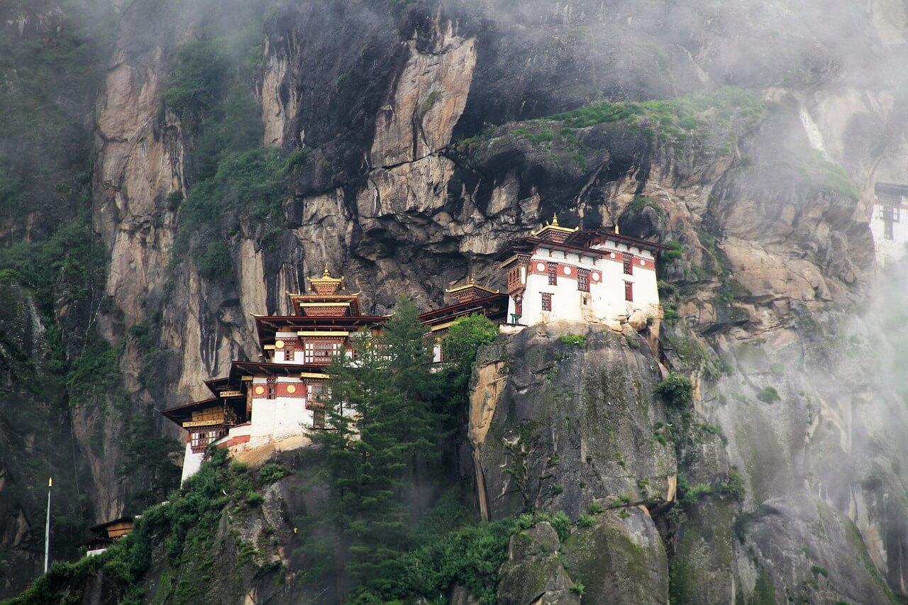 Bhutan được mệnh danh là Vương quốc “Rồng Sấm”