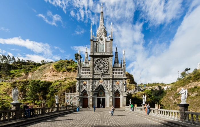 Đền Las Lajas kỳ vĩ ở Colombia